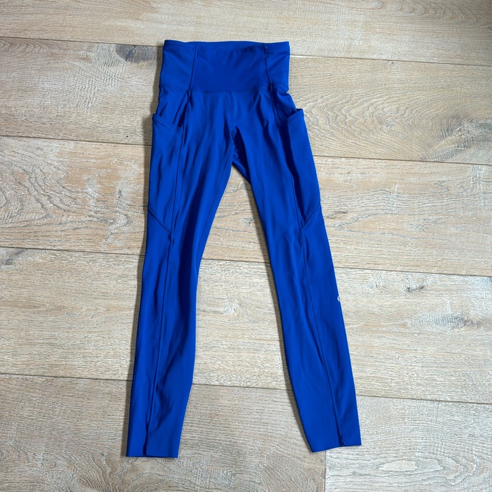 EUC lululemon leggings with pockets size 2 electric blue.  Excellent, like new!